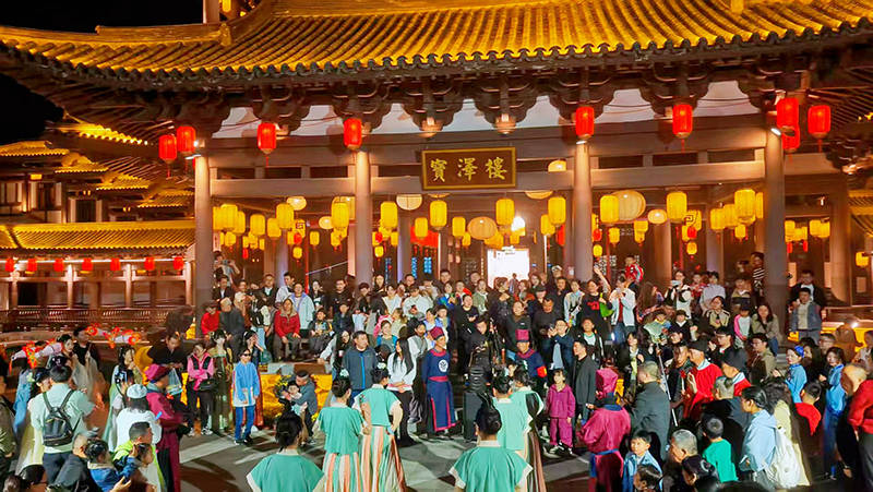 元交响”绘就缤纷图景j9国际咸安文旅“多(图2)