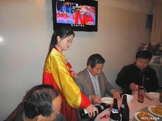 一天三顿都吃啥：玉米饭、泡菜、大酱汤九游会j9登录作为我们邻居普通朝鲜人(图2)