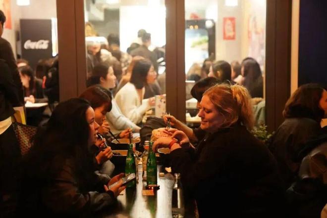 的“垃圾食品”把日本人迷得神魂颠倒j9九游真人游戏第一平台中国人嫌弃(图8)