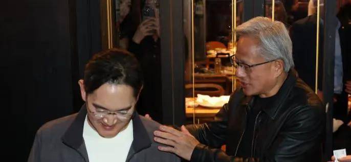 仁勋！喝啤酒吃炸鸡很尽兴最爱路边摊的财阀九游会真人游戏第一品牌三星会长李在镕请黄(图9)